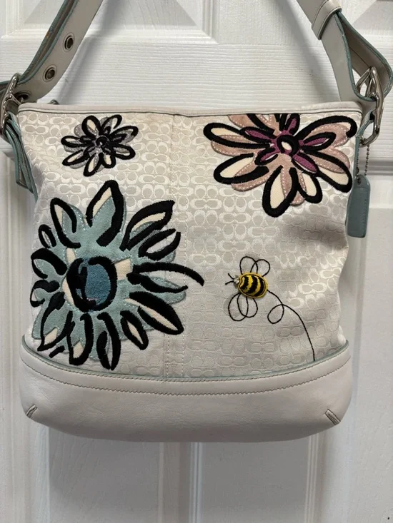Coach A0769-F10871 Floral Bee Signature Mini C White Duffle Crossbody GUC - Picture 2 of 16